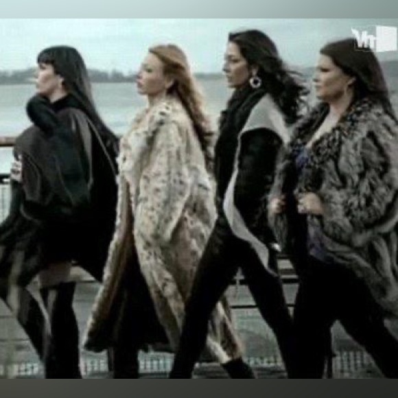 Vintage Faux Fur Coat 🖤 🤍 - Picture 8 of 9